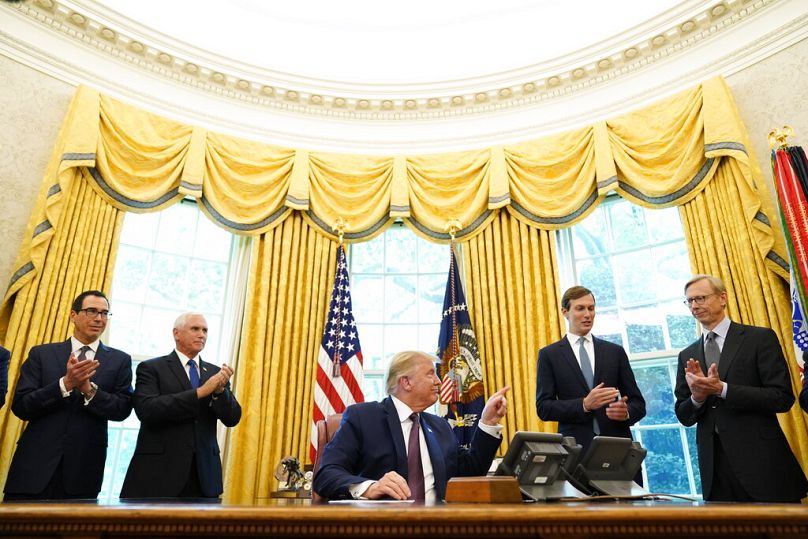 الرئيس دونالد ترامب يتحدث من المكتب البيضاوي في البيت الأبيض يوم الجمعة، 11 سبتمبر 2020، في واشنطن