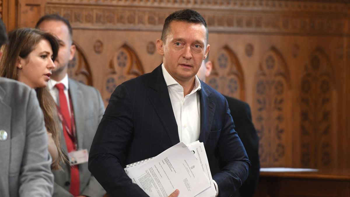 Még a Fidesz-szavazók többsége szerint is árt Magyarországnak Rogán szankciós botránya
