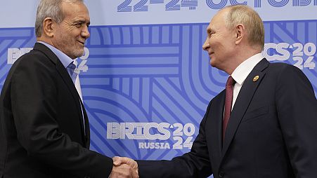 I presidenti di Iran e Russia, Masoud Pezeshkian e Vladimir Putin