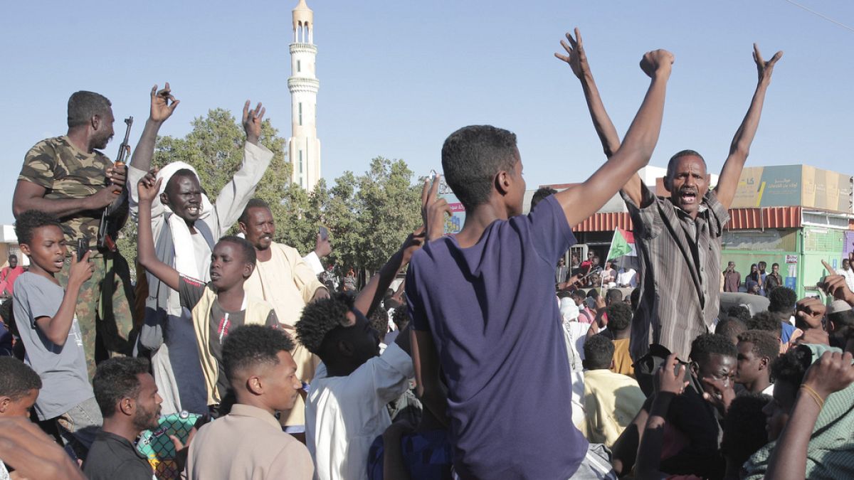 احتفالات بسيطرة الجيش السوداني على  مدينة ود مدني الاستراتيجية ومعقل قوات الدعم السريع