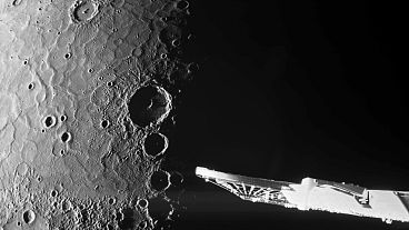 Questa immagine fornita dall'Agenzia spaziale europea mostra il polo nord di Mercurio scattato dalla sonda europea-giapponese BepiColombo