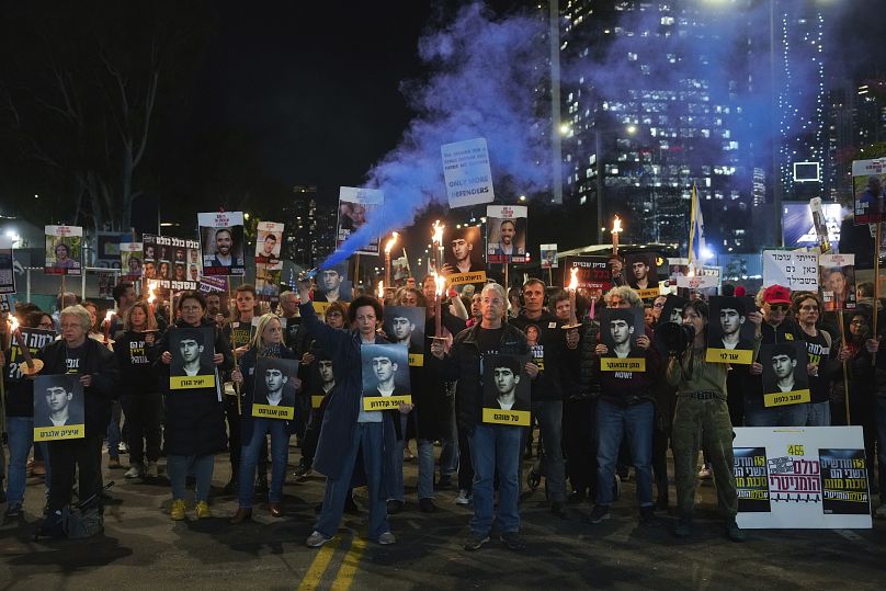Une manifestation appelant à la libération immédiate des otages détenus dans la bande de Gaza par le Hamas à Tel Aviv, en Israël, le lundi 13 janvier 2025.