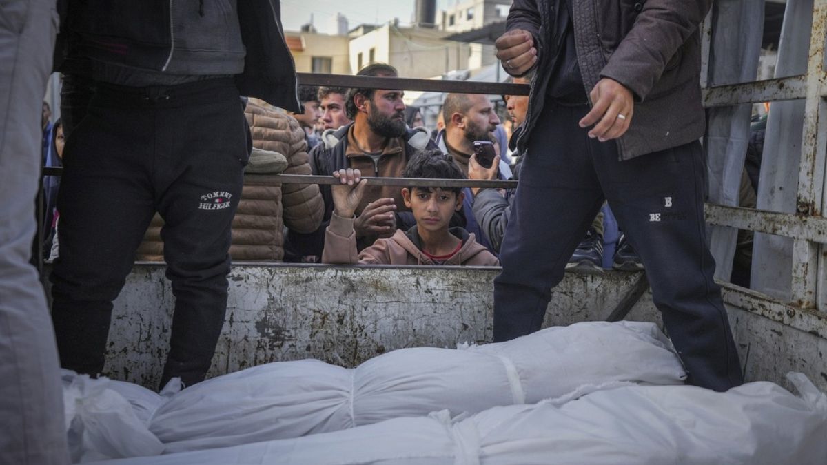 حرب غزة: قتلى رغم التوصل إلى اتفاق وقف نار وكيربي يقول إن حماس لا تزال تشكل تهديدا بعد 15 شهرًا