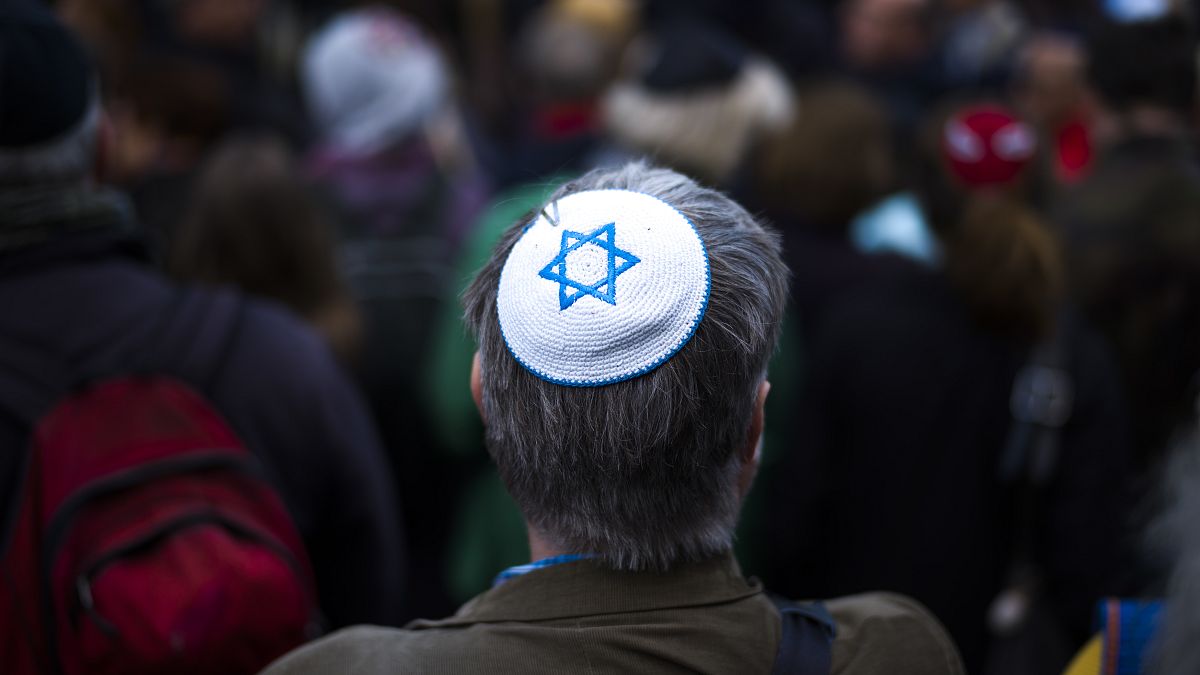 Antisemitic atttitudes have doubled over a decade, survey finds