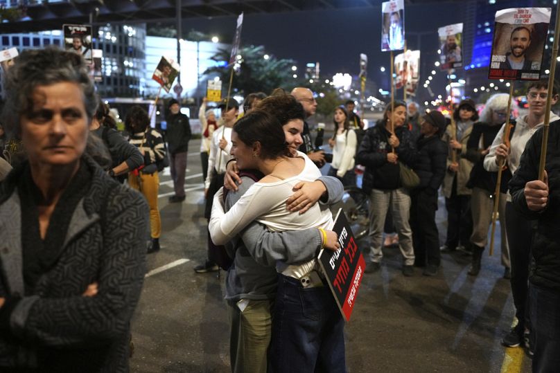 Celebraciones en Tel Aviv tras el anuncio del alto el fuego y el intercambio de prisioneros en Gaza, miércoles 15 de enero de 2025. 