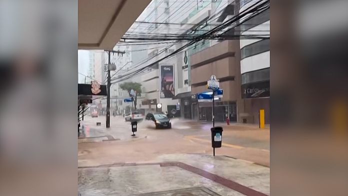 Heavy rain causes floods in “Brazils Dubai” after overnight downpour