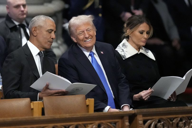 Barack Obama korábbi, és Donald Trump megválasztott elnök Jimmy Carter temetésén
