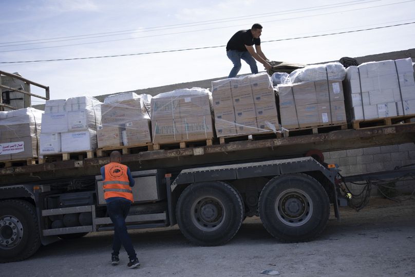 شاحنات المساعدات في طريقها إلى غزة