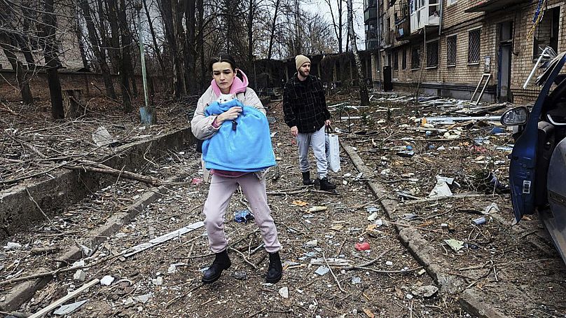 Rus saldırısı sonrası Kryvyi Rih sakinleri.