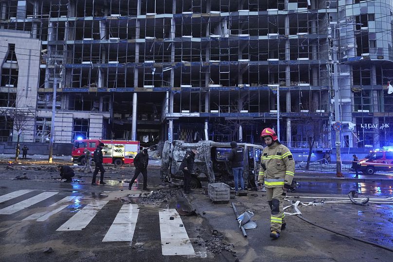 First responders work the scene following a Russian missile attack in Kyiv, 18 January, 2025