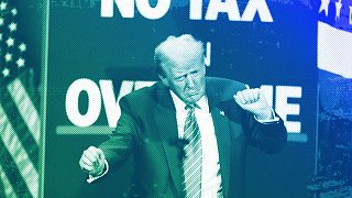 Der designierte US-Präsident Donald Trump tanzt bei einer Wahlkampfveranstaltung im Cobb Energy Performing Arts Centre in Atlanta, Oktober 2024