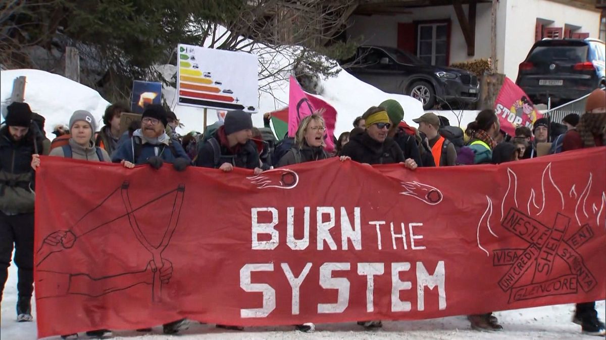 Marche de protestation de 25 km vers Davos contre le programme climatique du WEF