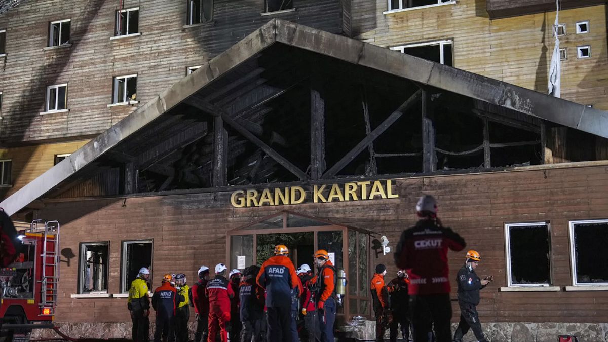 Grand Kartal faciasına dair Özgür Özel: Esas sanık olması gereken kişiler hakim karşısında değil