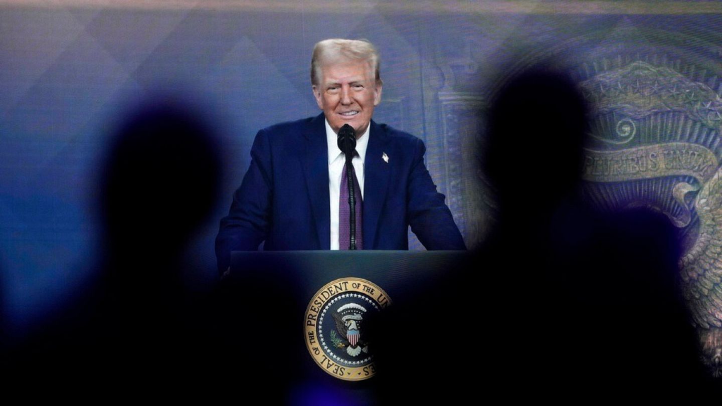 Peace through oil: Trump claims war in Ukraine could end if price of oil  decreases | Euronews