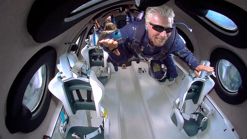 Il fondatore Richard Branson si gode un viaggio ai confini dello spazio a bordo della VSS Unity