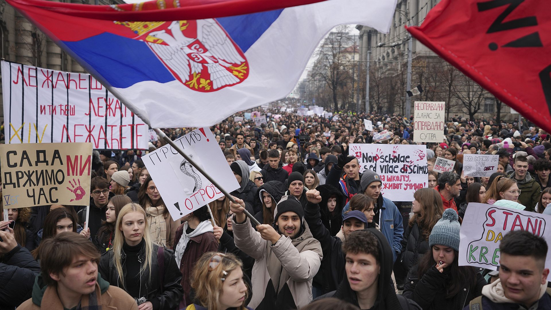 Serbia: auto sulla folla durante le proteste antigovernative, Vučić annuncia il nuovo movimento