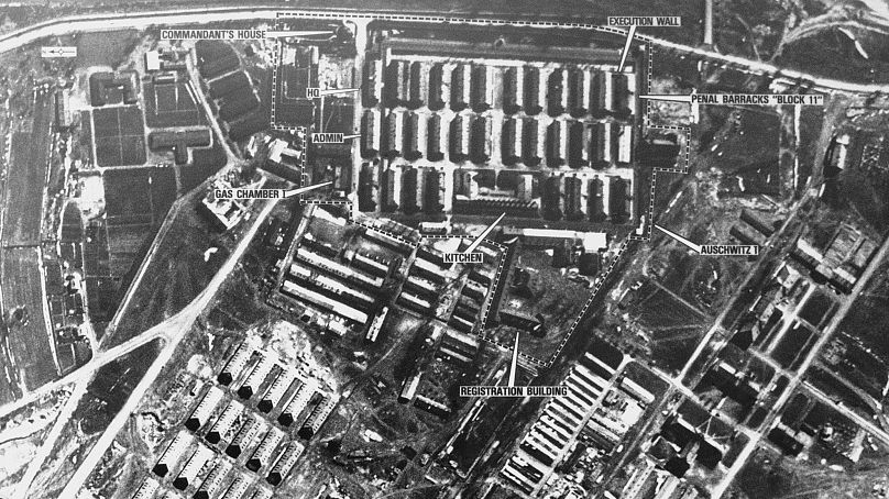 Fotografia aérea do campo de concentração de Auschwitz-Birkenau, na Polónia, 4/4/1944