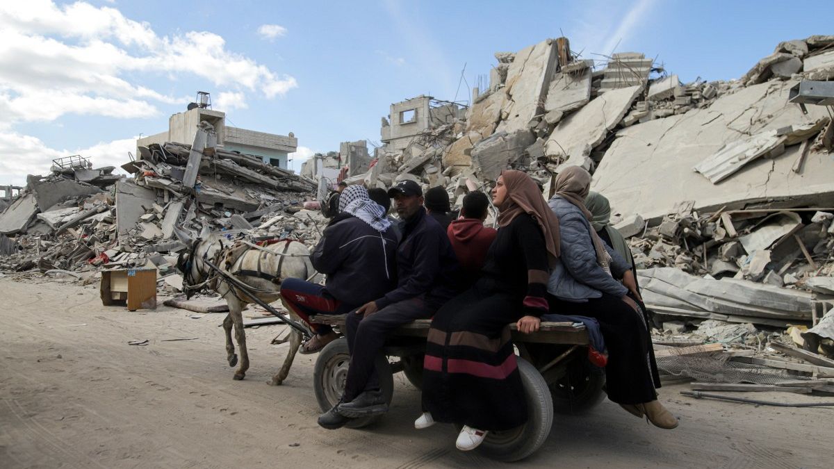 خطة لـ"تطهير غزة"..ترامب يدعو لنقل الفلسطينيين إلى مصر والأردن