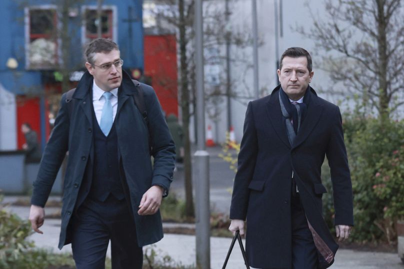 Paul Greaney e Nicholas de la Poer arrivano allo Strule Arts Centre di Omagh, per la prima udienza sull'attentato di Omagh, Irlanda del Nord, Gran Bretagna, 28 gennaio 2025
