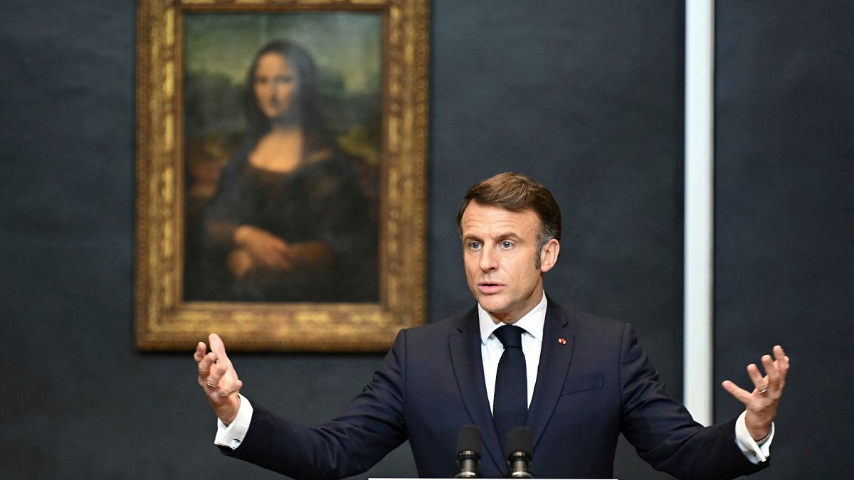 La Joconde déplacée, hausse des tarifs : le plan de Macron pour une "nouvelle naissance" du Louvre