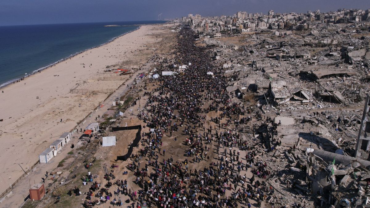 80 بالمائة من النازحين عادوا إلى شمال غزة والجيش الإسرائيلي مستمر في عمليته بالضفة ويتقدم جنوب لبنان