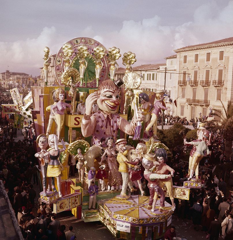 Le carnaval de Viareggio, 21 février 1960.