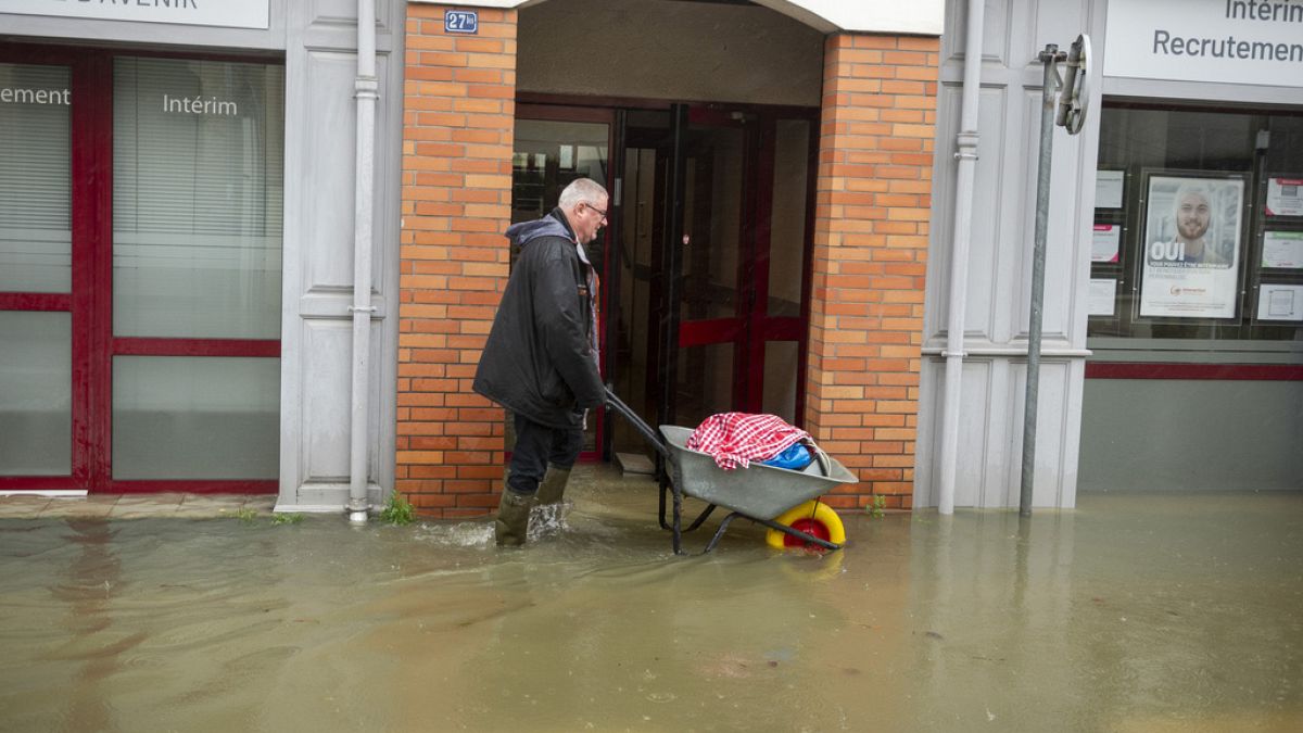 La dépression Ivo provoque d'importantes inondations à Redon, alerte rouge maintenue