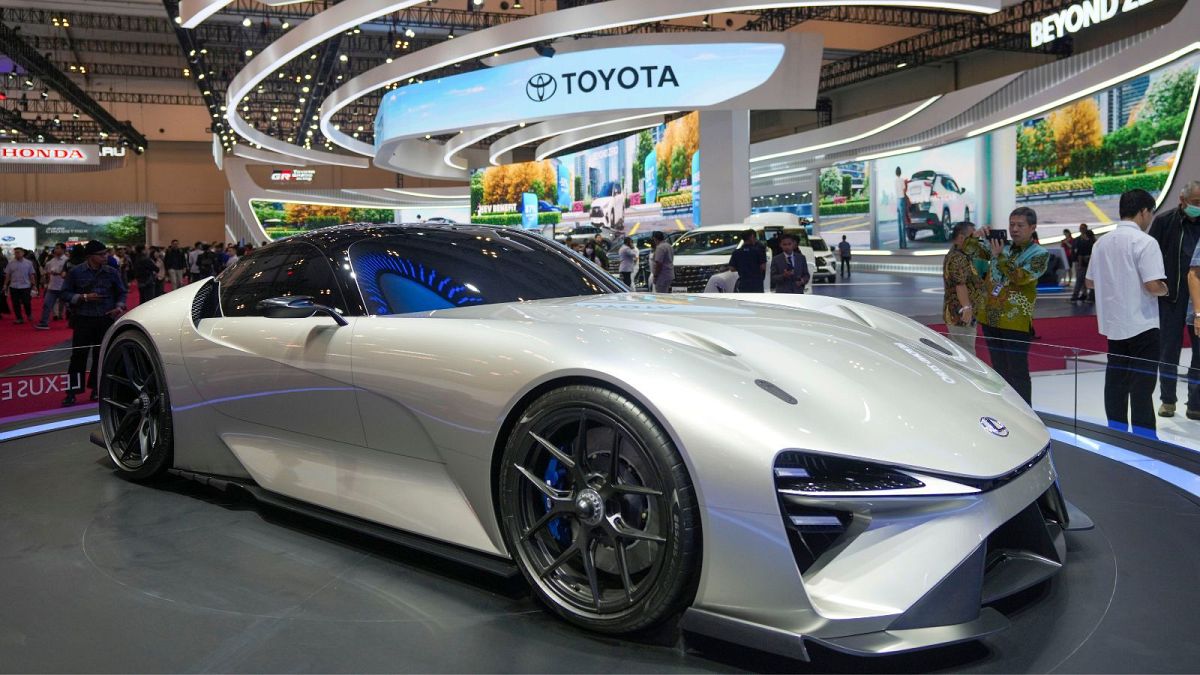 トップの自動車メーカーと慎重なアジアとヨーロッパの巨人の紹介。どの会社がより多くの売り上げを持っていましたか？