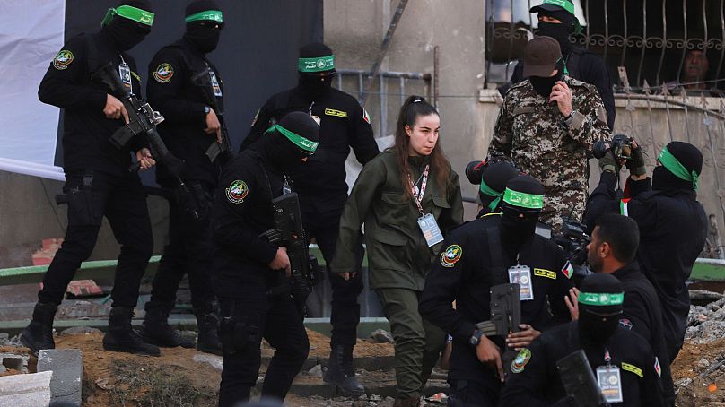 لحظه آزادی آگام برگر، سرباز زن اسرائیلی به گروگان گرفته شده توسط حماس