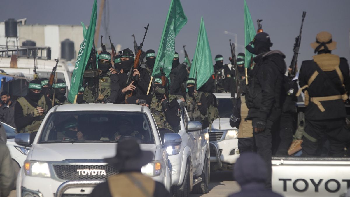 Káosz és lincshangulat a palesztin terroristák újabb túszainak átadásánál