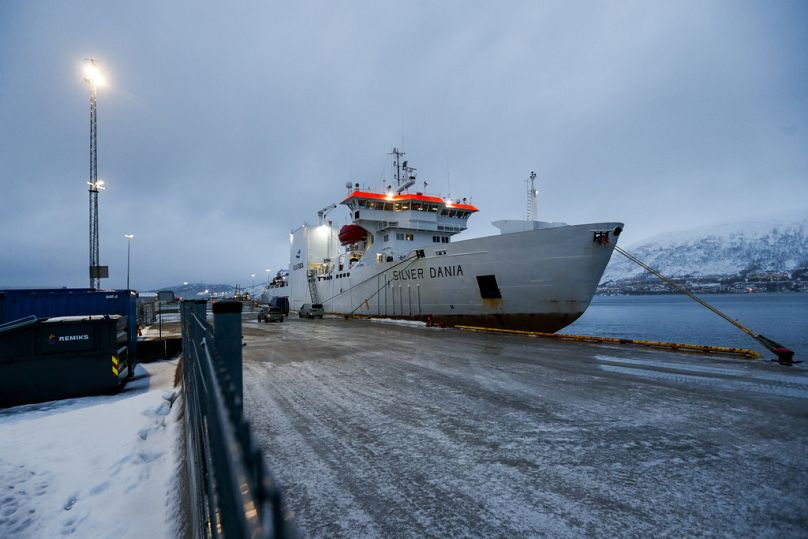 La nave di proprietà norvegese Silver Dania, sospettata di sabotaggio di cavi nel Mar Baltico, nel porto di Tromsø, Norvegia, 31 gennaio 2025