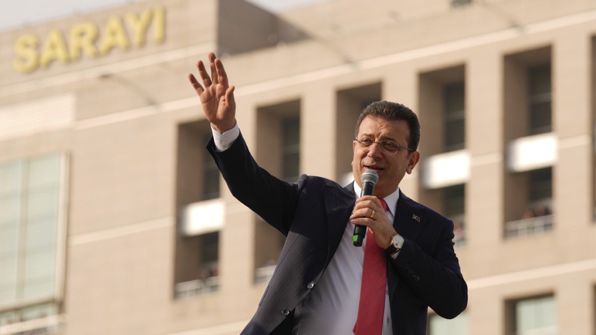 Thousands rally to support Istanbul Mayor Imamoglu as he faces new investigations