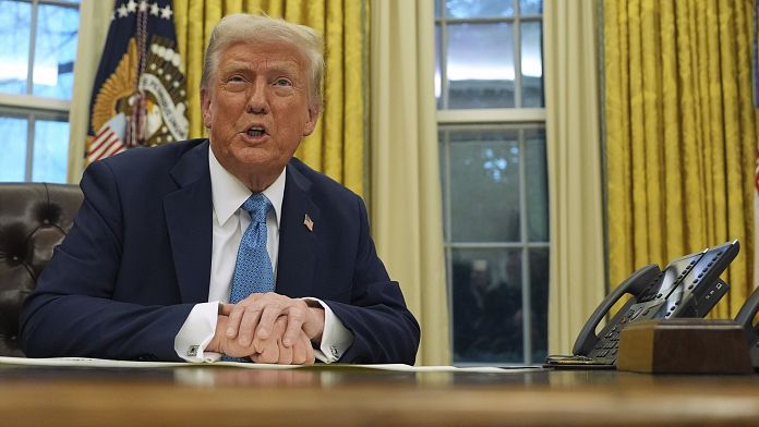 Stati Uniti, Trump: "Avviate serie discussioni con Mosca"