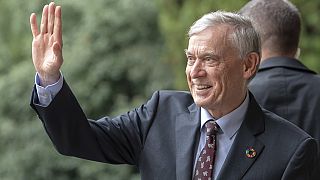 O antigo Presidente Federal Horst Köhler chega a Genebra como enviado pessoal do Secretário-Geral da ONU para as conversações sobre o conflito do Sahara Ocidental, a 5 de dezembro de 2018.