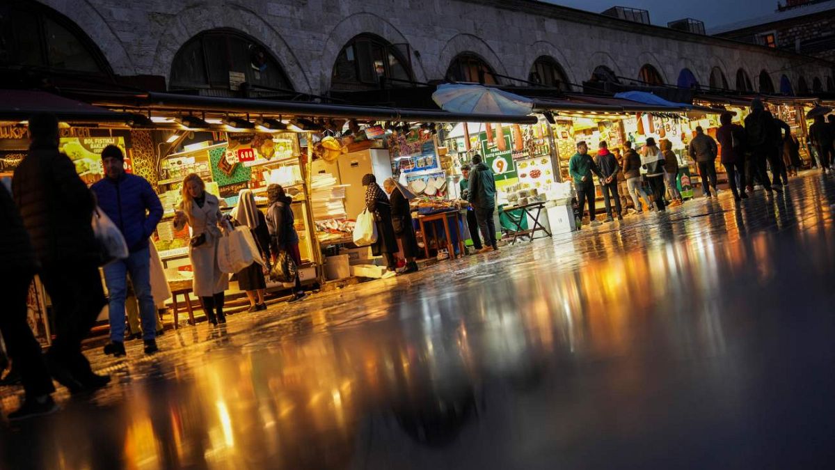 Ocak'ta Enflasyon: TÜİK ve ENAG Açıklamaları