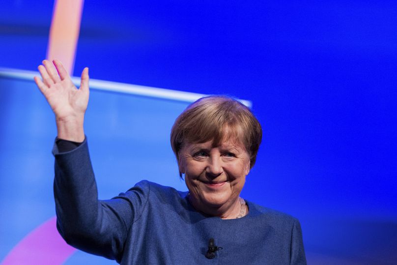 A volt kancellár nyilvánosan bírálta volt pártja, a Kereszténydemokrata Unió elnökét, Friederich Merzet