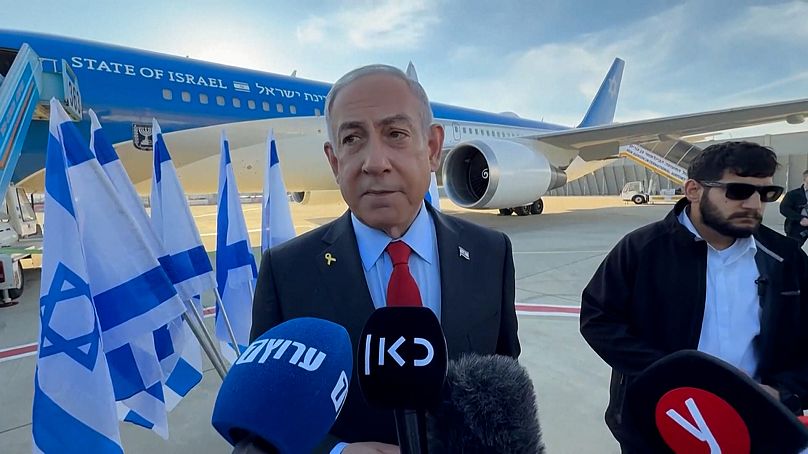 Benjamin Netanyahu lors de son départ de Tel Aviv 