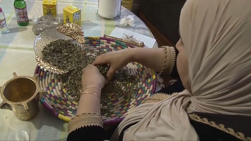 ماما يعقوبي.. فنانة الحناء التي تحيي تقاليد مغربية عريقة