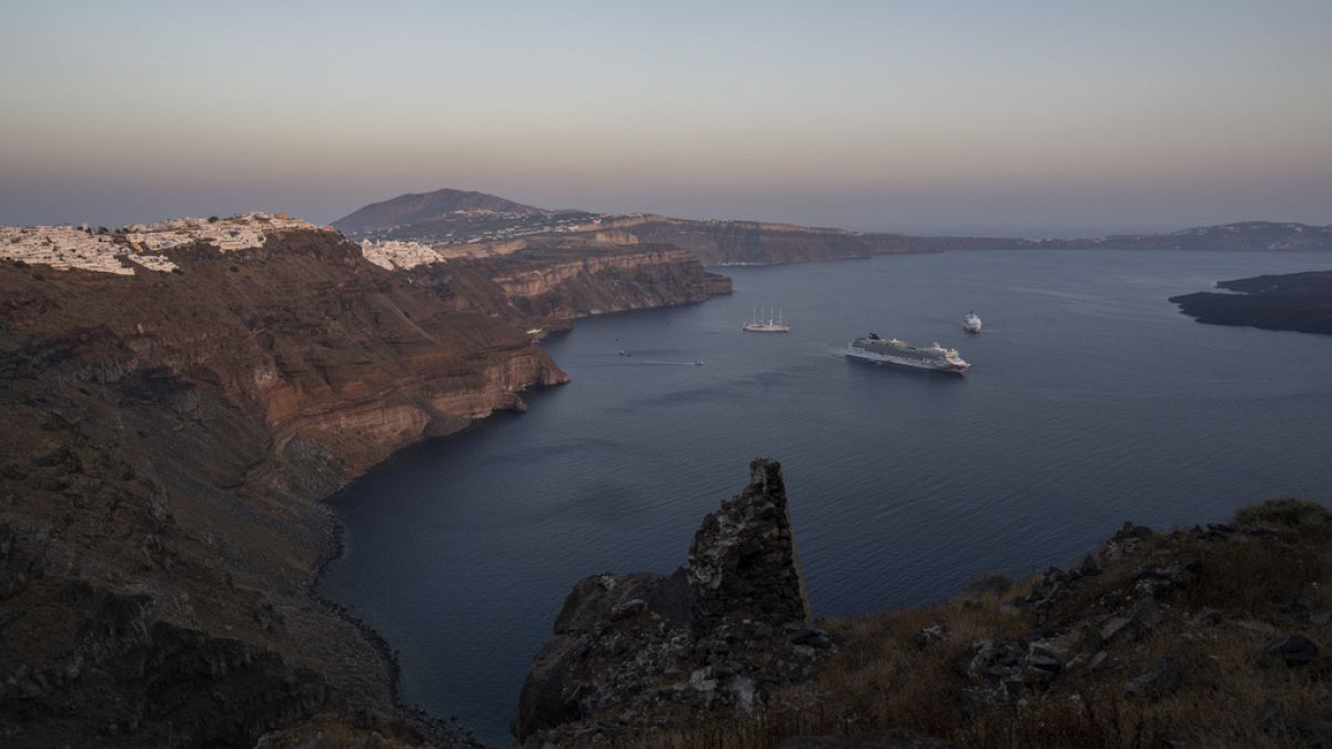 Πάνω από 200 σεισμικές δονήσεις σε 48 ώρες μεταξύ Σαντορίνης και Αμοργού