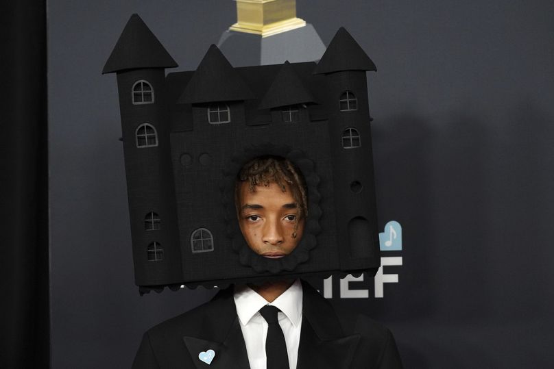 Jaden Smith trug... ein Schloss? Auf seinem Kopf?