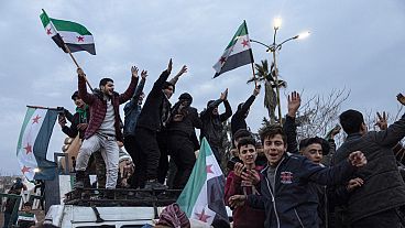Manbidzsban ünneplik az Aszad-rezsim bukását