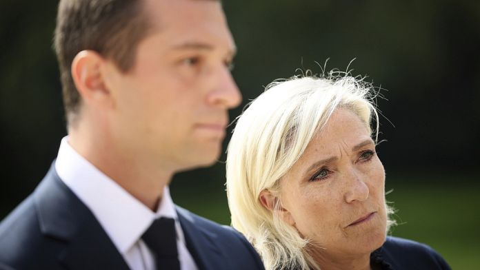 Francia, socialisti e estrema destra non dovrebbero sostenere le mozioni di censura contro Bayrou