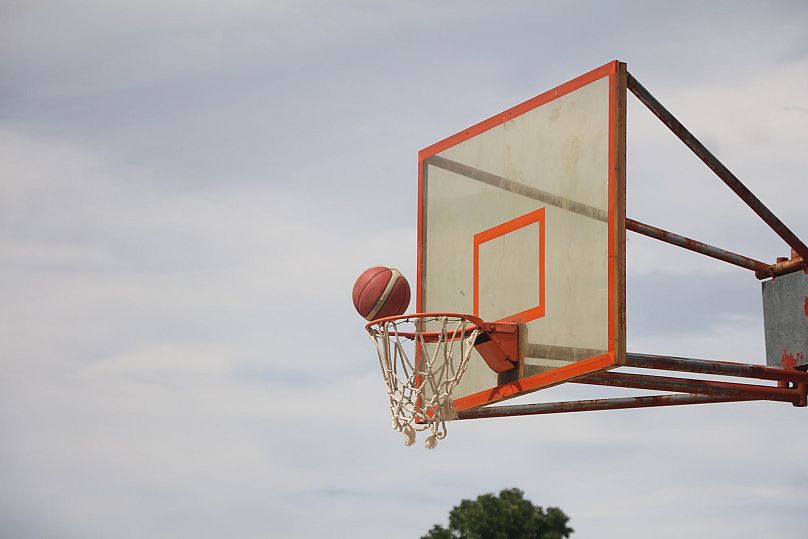 'Fotografía de baloncesto' de Renzer Rev Damaso