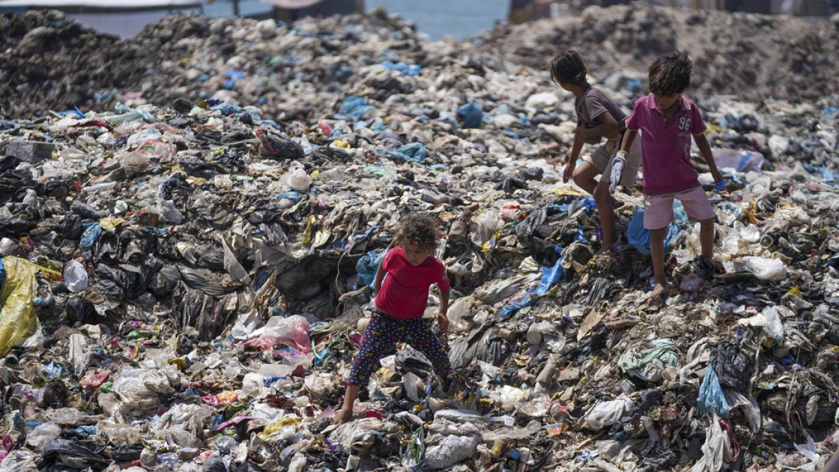 Gaza faces health crisis as uncollected rubbish piles up after ceasefire