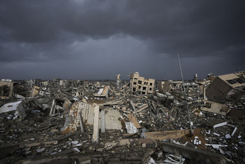 Vista de la destrucción causada por la ofensiva aérea y terrestre israelí en Jabaliya, Franja de Gaza, jueves 6 de febrero de 2025.