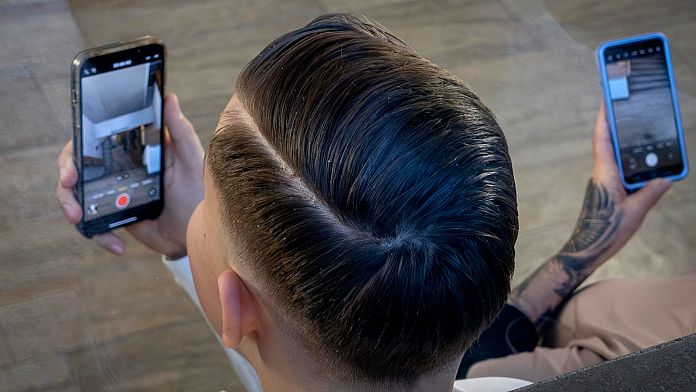 Germania, falsi video di TikTok mostrano centinaia di migliaia di persone che marciano per l'AfD