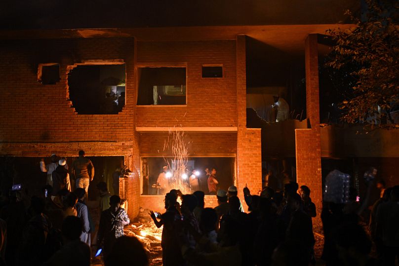 Protestujący w Bangladeszu demolują dom Sheikha Mujibura Rahmana