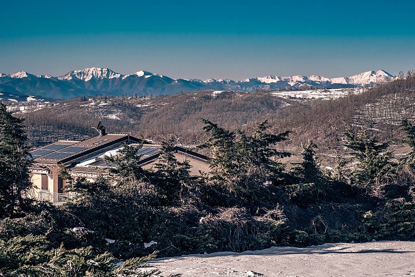 Pueblo junto al monte Abetone