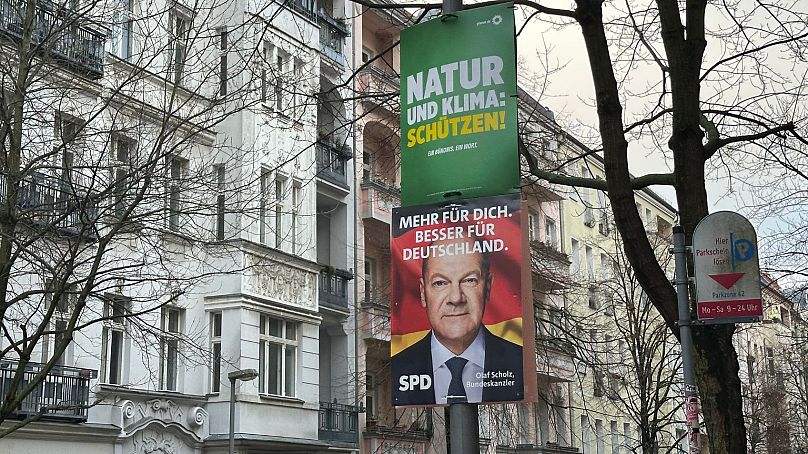 Wahlposter der Grünen und der SPD in Berlin