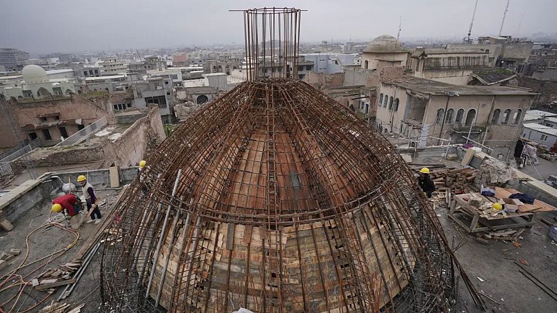 Das Dach der al-Tahira-Kirche in Mosul wird restauriert, 2024.